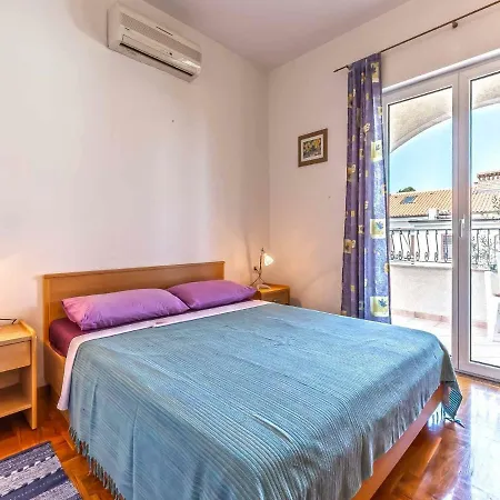 Apartman Laura *